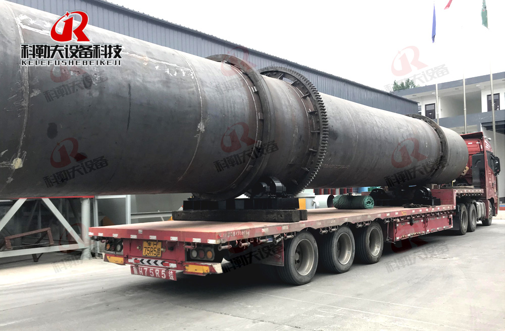 日產(chǎn)1000噸煤泥烘干主機制造完成，正式發(fā)往貴州煤泥烘干現場(chǎng)，浩鑫煤泥烘干生產(chǎn)線(xiàn)還具有全套環(huán)保工藝